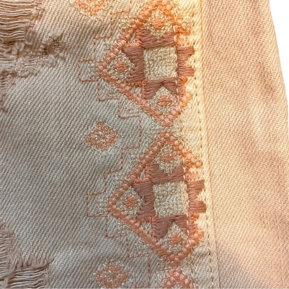 Hollister Embroidered Highrise Peach Denim Jean Short-Short - Picture 4 of 8